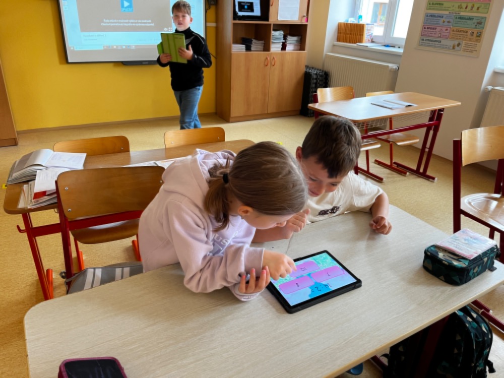 AE418B9B-67D5-4FCB-9A53-744FB31BDE90